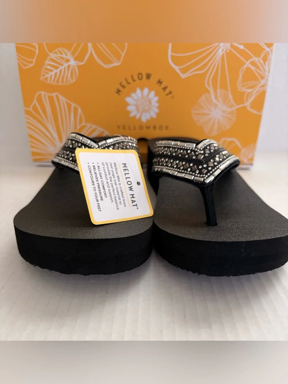 Yellow Box Mellow Mat Women’s Black Embellished Wedge Flip Flops Sz 9 - Picture 5 of 12